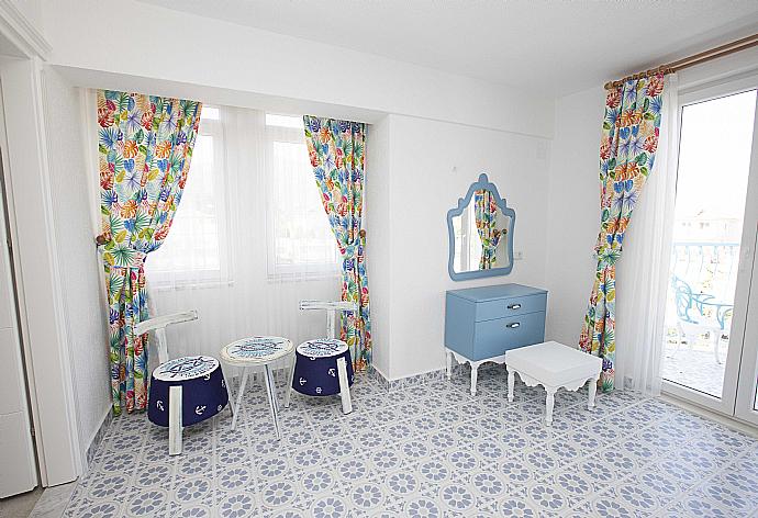 Double bedroom with A/C . - Villa Blue Island . (Galerie de photos) }}