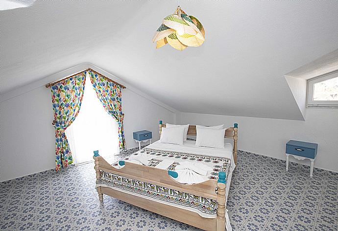 Double bedroom with A/C . - Villa Blue Island . (Galerie de photos) }}