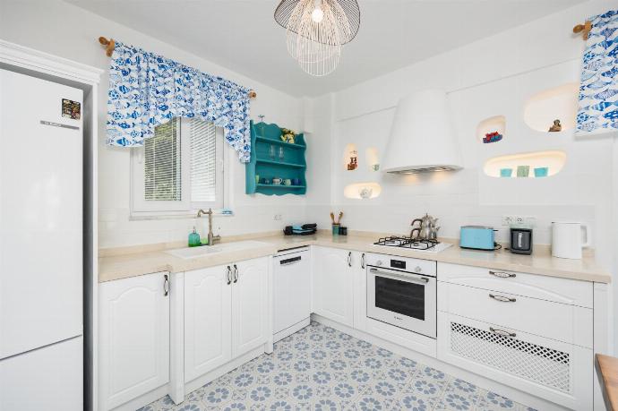 Equipped kitchen . - Villa Blue Island . (Photo Gallery) }}