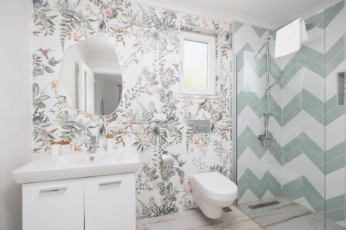 En suite bathroom with shower . - Villa Blue Island . (Photo Gallery) }}