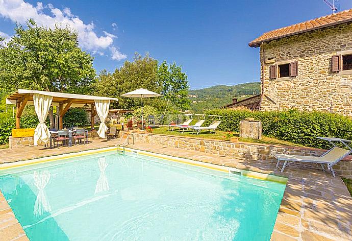 Beautiful villa with private pool, terrace, and garden . - Villa Il Castello . (Галерея фотографий) }}