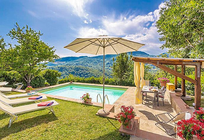 Beautiful villa with private pool, terrace, and garden . - Villa Il Castello . (Fotogalerie) }}