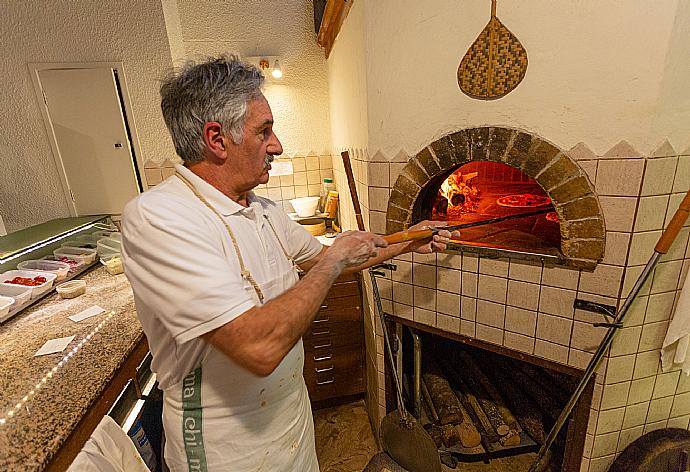 Local pizza . - Villa Il Castello . (Photo Gallery) }}