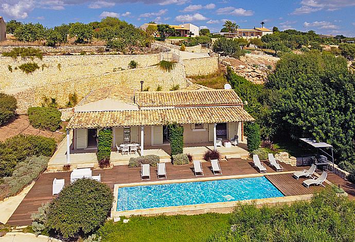 Aerial view of Villa Paola . - Villa Paola . (Галерея фотографий) }}