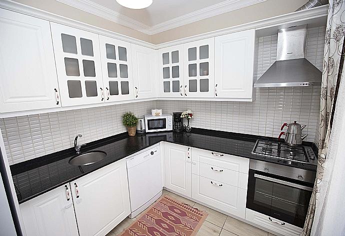 Equipped kitchen . - Villa Heyday . (Fotogalerie) }}