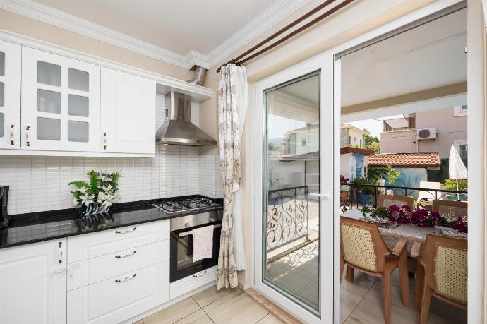 Equipped kitchen . - Villa Heyday . (Photo Gallery) }}