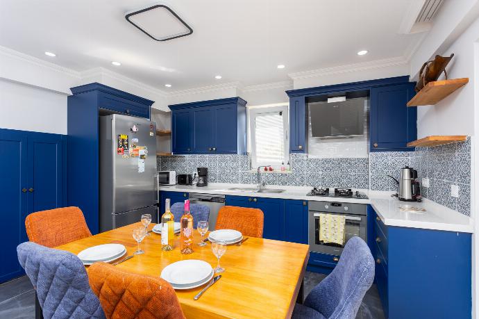 Equipped kitchen . - Villa Vista . (Galerie de photos) }}