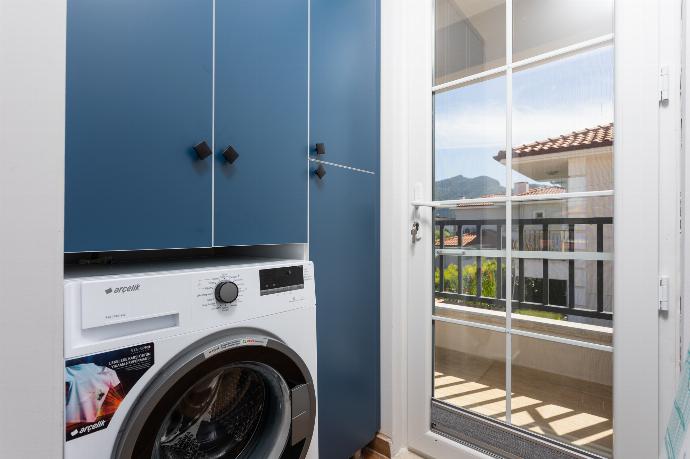 Laundry area . - Villa Vista . (Photo Gallery) }}