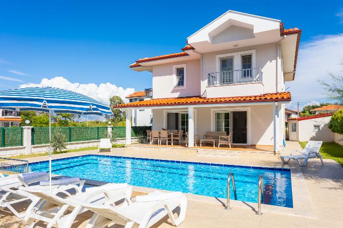 Beautiful villa with private pool and terrace . - Villa Vista . (Galería de imágenes) }}