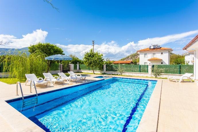 Beautiful villa with private pool and terrace . - Villa Vista . (Галерея фотографий) }}