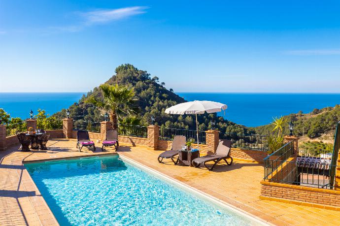 Private pool and terrace with panoramic sea views . - Villa Flores . (Galleria fotografica) }}