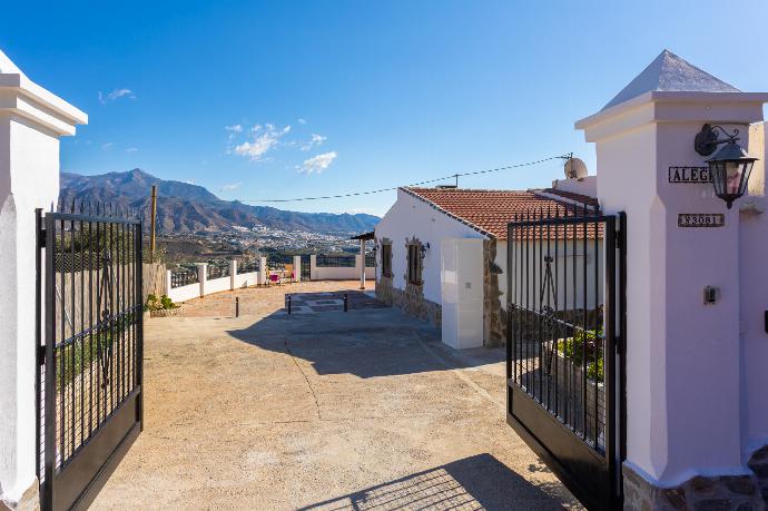 Entrance to Villa Alegria . - Villa Alegria . (Galería de imágenes) }}