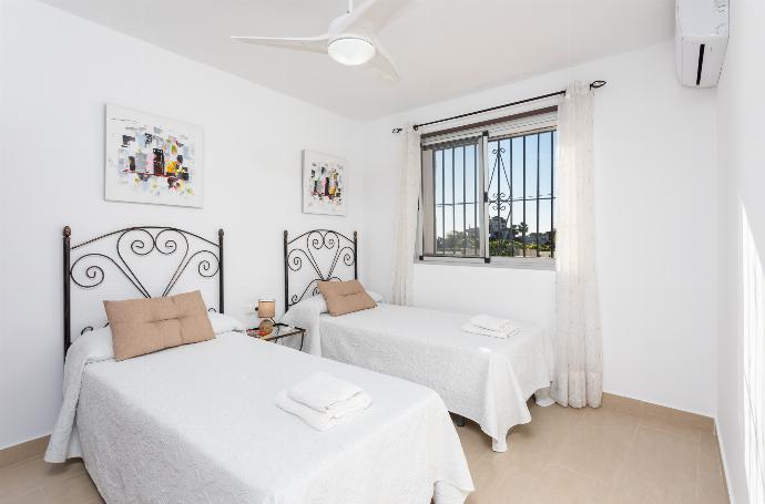 Twin bedroom with A/C . - Villa Alegria . (Photo Gallery) }}