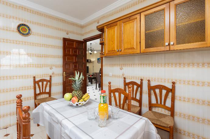 Equipped kitchen . - Villa Las Palomas . (Fotogalerie) }}