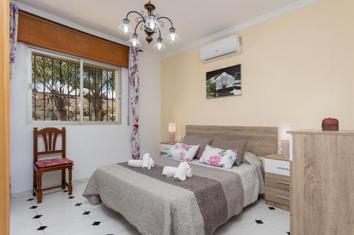 Double bedroom with A/C . - Villa Las Palomas . (Galería de imágenes) }}