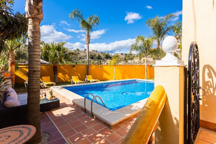 Private pool and terrace . - Villa Las Palomas . (Galería de imágenes) }}