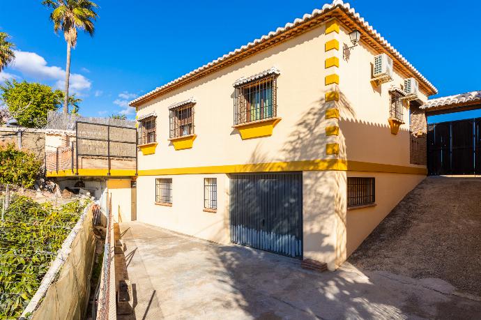 Private parking area . - Villa Las Palomas 2 . (Galería de imágenes) }}