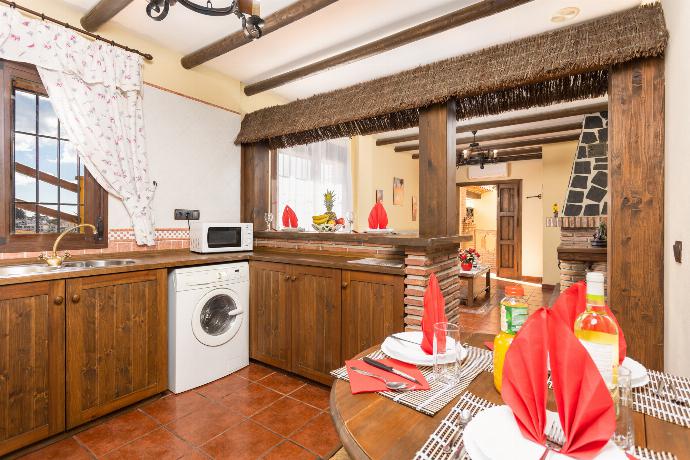 Equipped kitchen . - Villa Las Palomas 2 . (Fotogalerie) }}