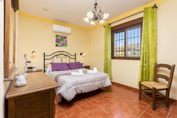 Double bedroom with A/C . - Villa Las Palomas 2 . (Galería de imágenes) }}