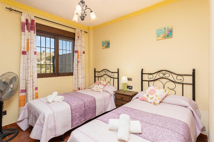 Twin bedroom . - Villa Las Palomas 2 . (Fotogalerie) }}