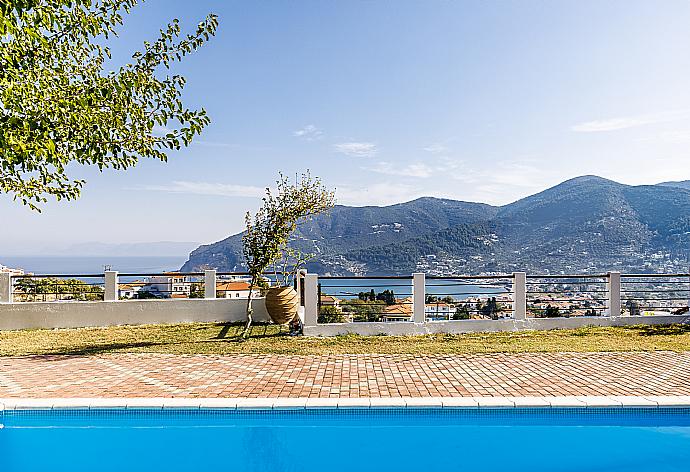 View from the pool  . - Villa Aloupi . (Galería de imágenes) }}