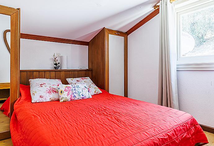 Double bedroom with A/C . - Villa Aloupi . (Galleria fotografica) }}