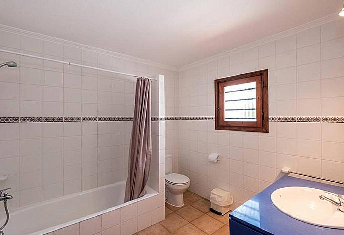 Villa Sa Torreta Bathroom