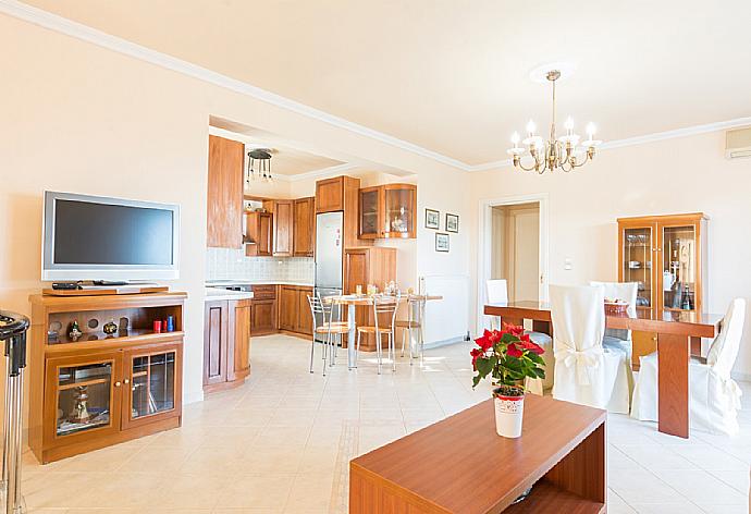  . - Villa Spartera . (Photo Gallery) }}