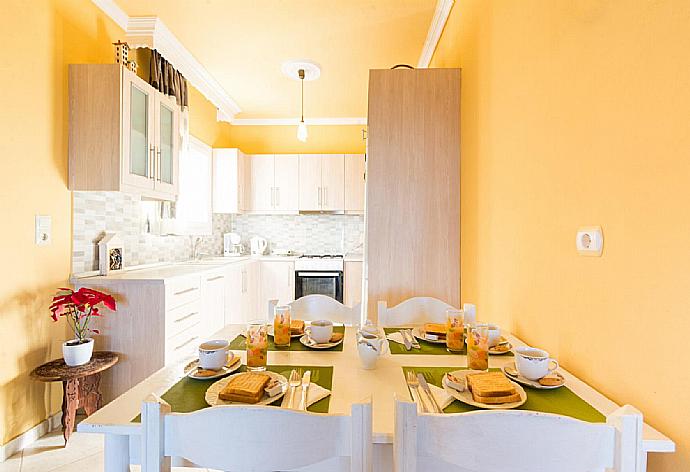  . - Villa Spartera . (Photo Gallery) }}