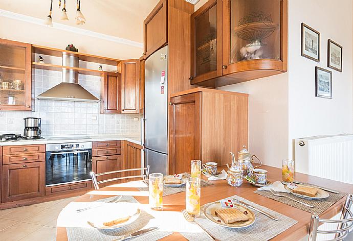  . - Villa Spartera . (Photo Gallery) }}