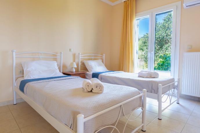  . - Villa Spartera . (Photo Gallery) }}
