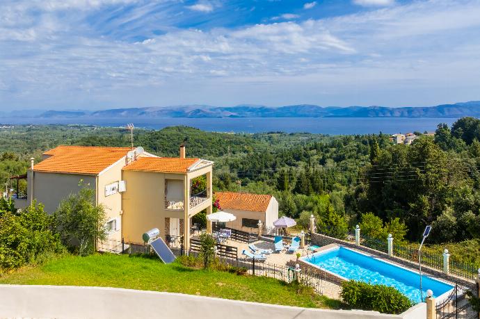 Beautiful villa with private pool and terrace with sea views . - Villa Spartera . (Photo Gallery) }}