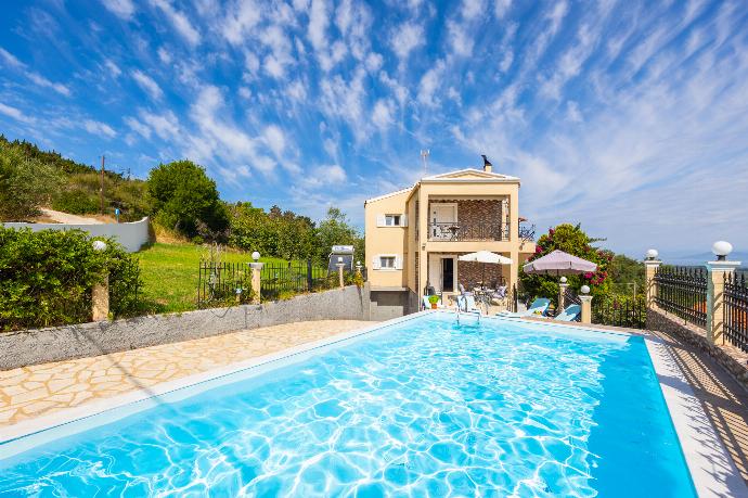 Beautiful villa with private pool and terrace with sea views . - Villa Spartera . (Photo Gallery) }}