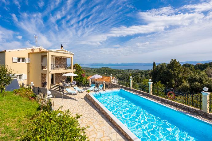 Beautiful villa with private pool and terrace with sea views . - Villa Spartera . (Photo Gallery) }}