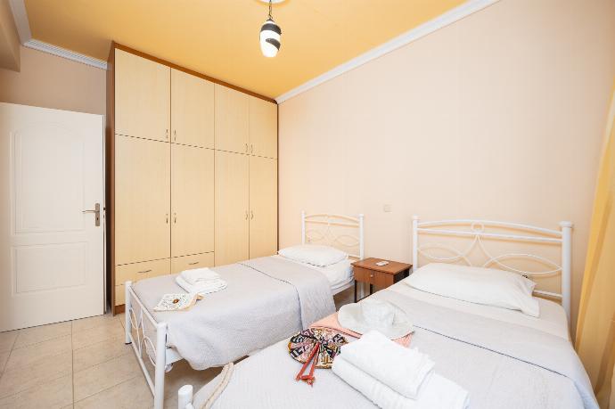 Ground floor: twin bedroom with A/C . - Villa Spartera . (Photo Gallery) }}