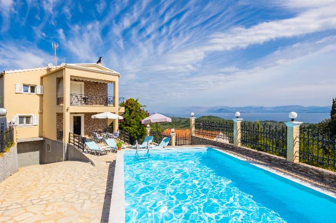 Beautiful villa with private pool and terrace with sea views . - Villa Spartera . (Photo Gallery) }}
