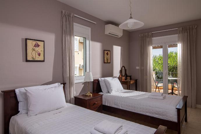  . - Villa Anemoni . (Photo Gallery) }}