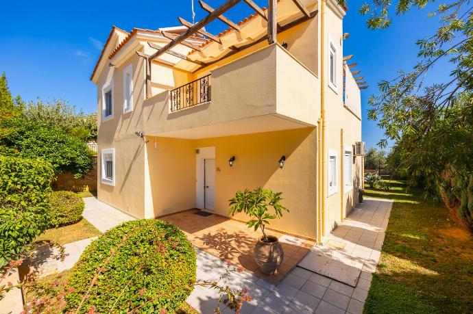 Beautiful villa with private pool, terrace, and garden . - Villa Anemoni . (Photo Gallery) }}