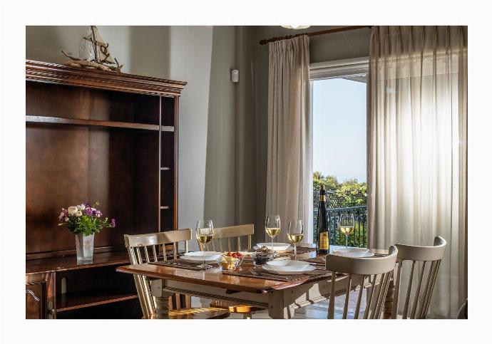  . - Villa Chloe . (Photo Gallery) }}