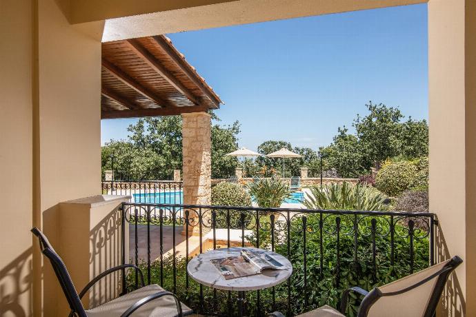  . - Villa Chloe . (Photo Gallery) }}