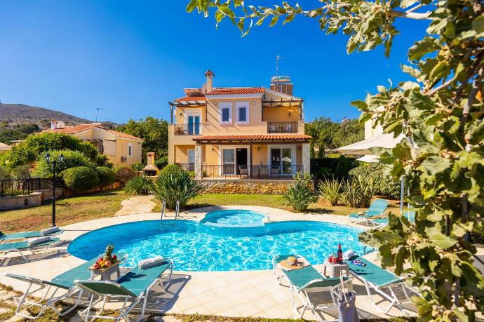 ,Beautiful villa with private pool, terrace, and garden . - Villa Chloe . (Photo Gallery) }}