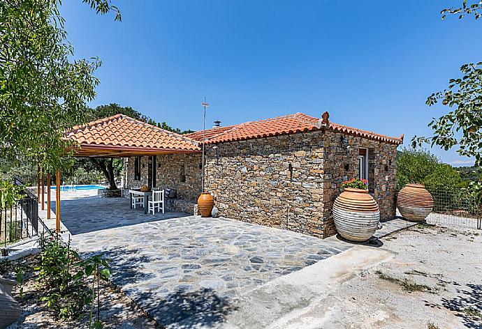 Beautiful villa with a pool  . - Oak Tree Cottage . (Galleria fotografica) }}