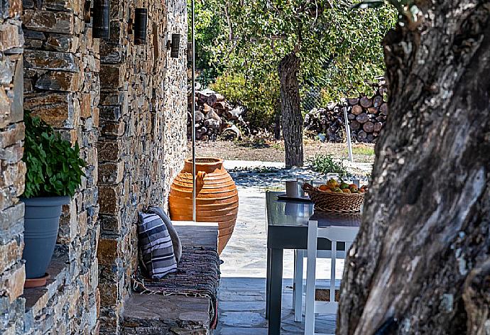 Terrace area . - Oak Tree Cottage . (Fotogalerie) }}