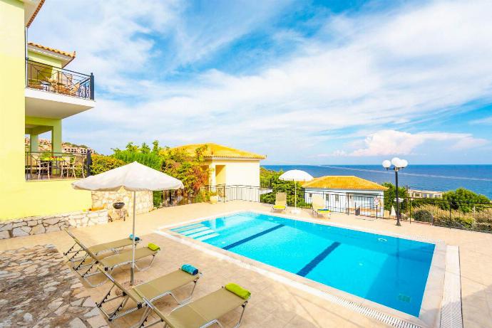 Pool and terrace area with a panoramic sea view . - Ionian Sea Villas . (Galerie de photos) }}