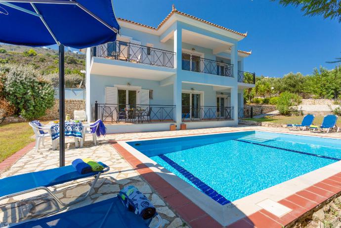 Beautiful villa with a private pool and terrace . - Ionian Sea Villas . (Galleria fotografica) }}