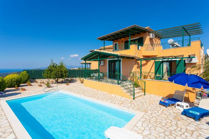 ,Beautiful villa with private pool, terrace, and garden with panoramic sea views . - Fiscardo Villas Collection . (Fotogalerie) }}