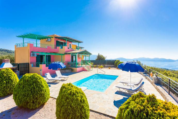 Beautiful villa with private pool, terrace, and garden with panoramic sea views . - Fiscardo Villas Collection . (Galleria fotografica) }}