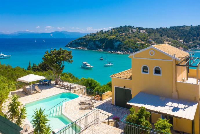 Beautiful villa with private pool and terrace with sea views . - Lakka Bay View Collection . (Galerie de photos) }}