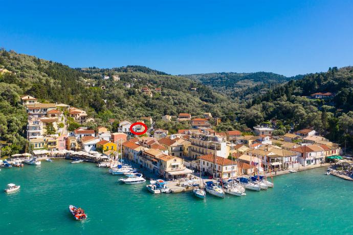 ,Aerial view of Lakka showing location of Niki Studio Ena . - Lakka Studios Collection . (Galería de imágenes) }}