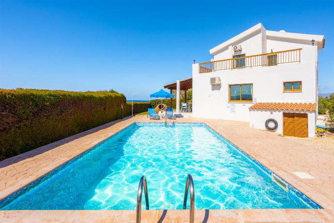 ,Beautiful villa with private pool, terrace, and garden with sea views . - Blue Bay Villas Collection . (Galerie de photos) }}